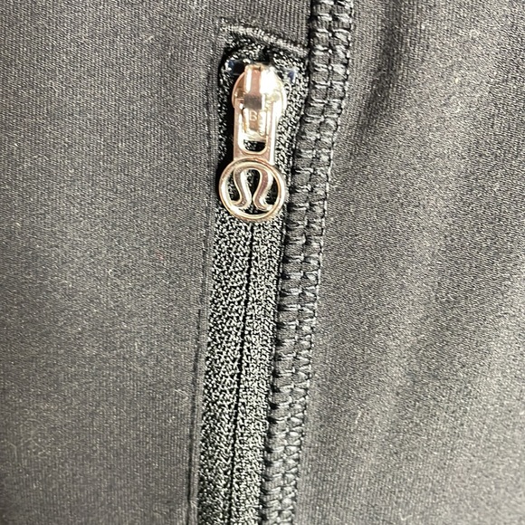 Lululemon Run Ice Queen Black/ White Striped Pants Sz 4 - Picture 5 of 10